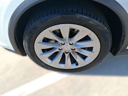 Used 2021 Tesla Model X Long Range image 11