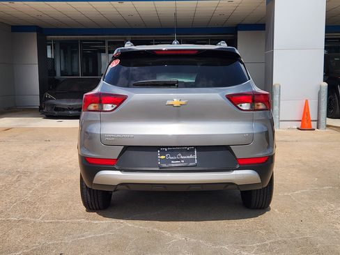 Used 2025 Chevrolet TrailBlazer LT AWD/4WD image 7
