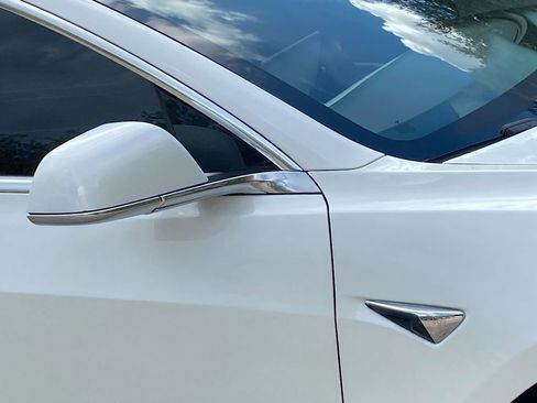 Used 2020 Tesla Model 3 Standard Range Plus image 19