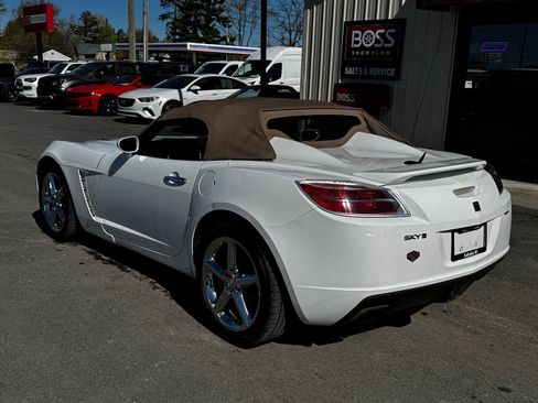 Used 2009 Saturn Sky Red Line RWD image 25