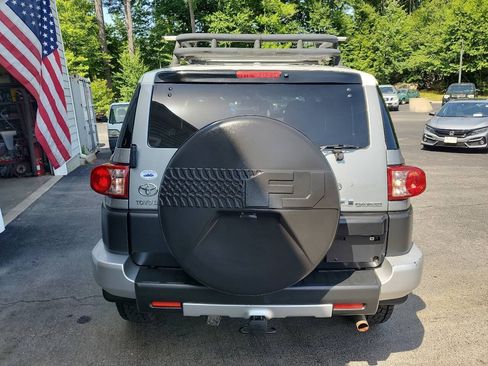 Used 2011 Toyota FJ Cruiser 4WD w/ Convenience Pkg image 6