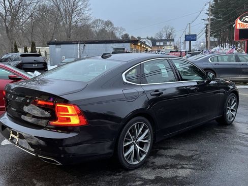 Used 2017 Volvo S90 T6 Momentum w/ Vision Package image 5