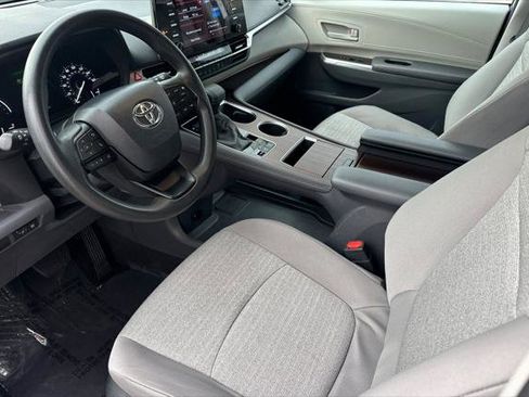 Certified 2024 Toyota Sienna LE image 12