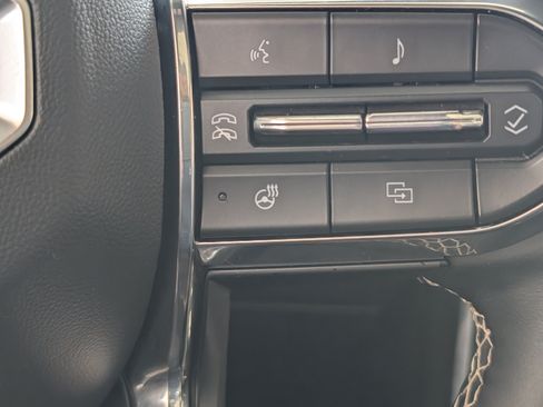 Used 2024 GMC Acadia Denali FWD image 38