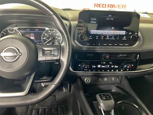 Used 2023 Nissan Rogue SL w/ SL Premium Package FWD image 18