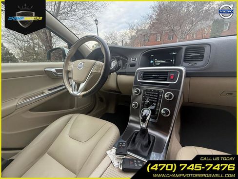 Used 2016 Volvo V60 T5 Premier image 37