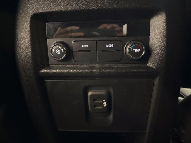 Used 2023 Chevrolet Traverse LT FWD image 30