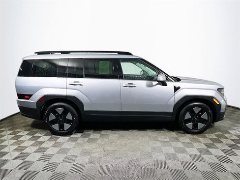 Used 2025 Hyundai Santa Fe SEL image 9