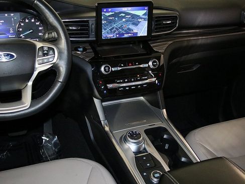 Used 2023 Ford Explorer Limited image 17