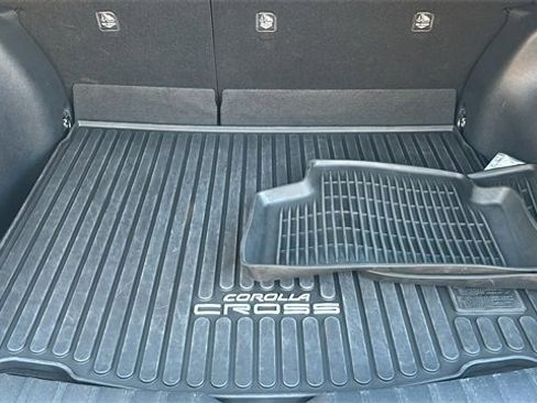 Used 2024 Toyota Corolla Cross LE image 29