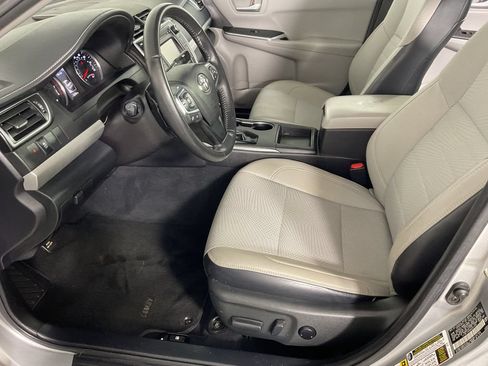 Used 2016 Toyota Camry SE FWD image 16