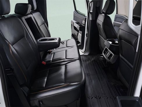 Used 2025 Ford F250 Lariat w/ Black Appearance Package image 35