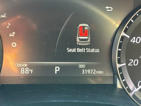 Used 2023 Toyota Highlander XLE FWD image 18