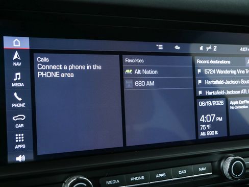Certified 2021 Porsche Macan S AWD/4WD image 15