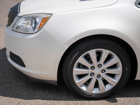 Used 2016 Buick Verano w/ Comfort Package FWD image 9