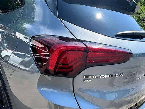 Used 2024 Buick Encore GX Sport Touring AWD/4WD image 32