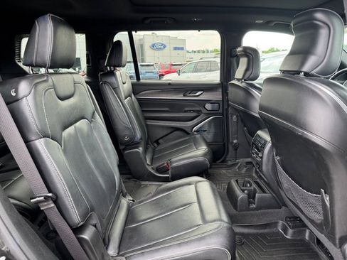 Used 2022 Jeep Grand Cherokee L Overland w/ Luxury Tech Group IV AWD/4WD image 27