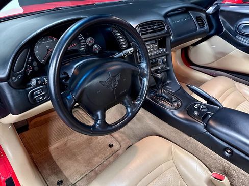 Used 1998 Chevrolet Corvette Convertible w/ Memory Pkg image 14