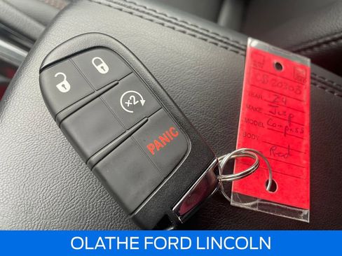 Used 2024 Jeep Compass Latitude w/ Sun and Sound Group image 34