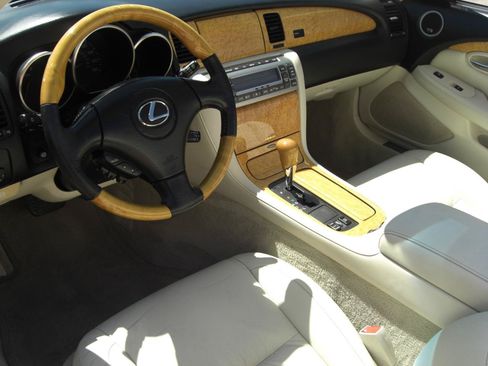 Used 2005 Lexus SC 430 Convertible RWD image 6