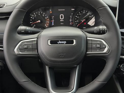 New 2026 Jeep Compass Latitude image 12