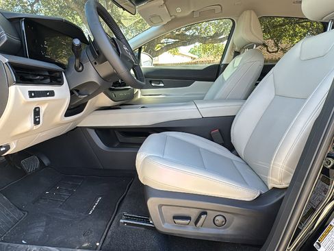 Used 2025 Nissan Murano SV image 9