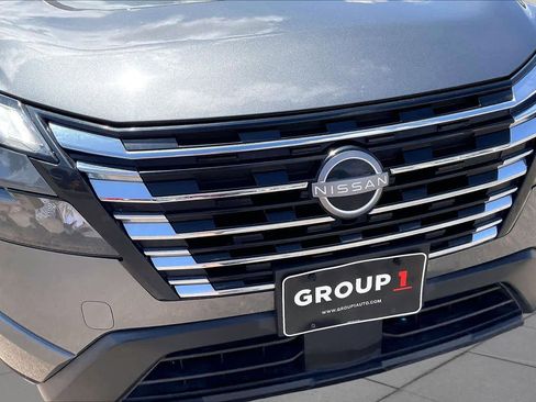 Used 2025 Nissan Rogue SV FWD image 28