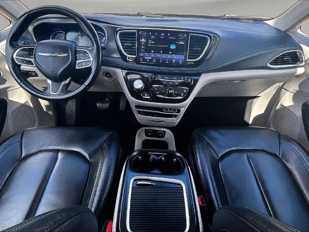 Used 2021 Chrysler Pacifica Touring-L w/ Uconnect Theater Family Group FWD image 9
