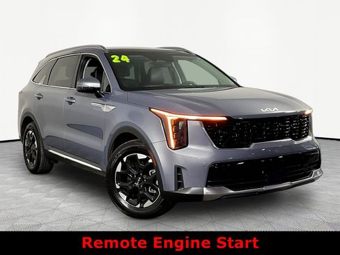 Used 2024 Kia Sorento S w/ Panoramic Sunroof Package FWD image 3