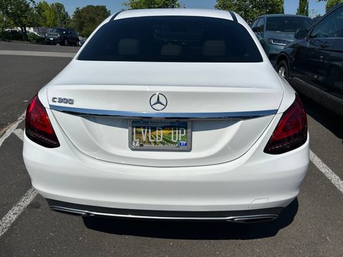 Used 2019 Mercedes-Benz C 300 Sedan image 5