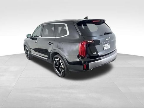 Certified 2025 Kia Telluride S FWD image 9