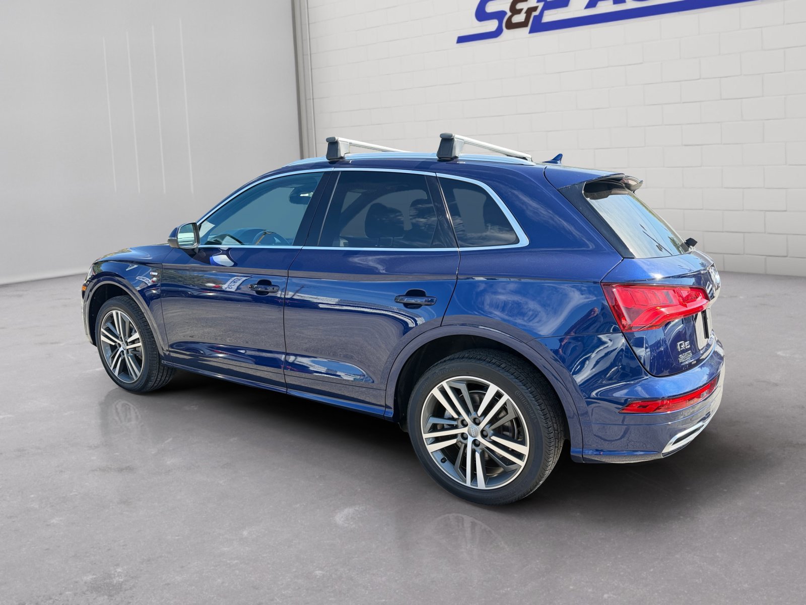 Used 2020 Audi Q5 2.0T Titanium Premium Plus AWD/4WD image 3