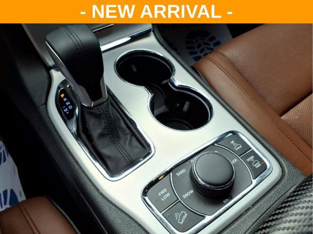 Used 2020 Jeep Grand Cherokee Summit w/ Skid Plate Group AWD/4WD image 23