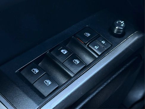 Used 2020 Toyota Tacoma SR5 AWD/4WD image 47