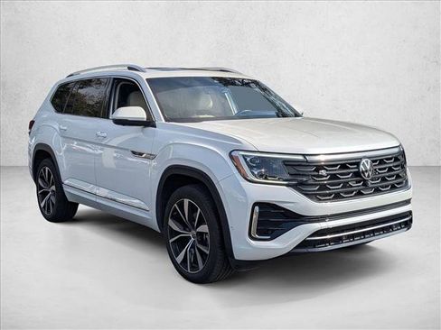 Used 2024 Volkswagen Atlas SEL Premium R-Line image 3