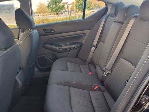 Used 2025 Nissan Altima 2.5 SV image 16