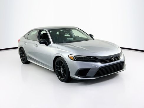 Used 2023 Honda Civic Sport image 3