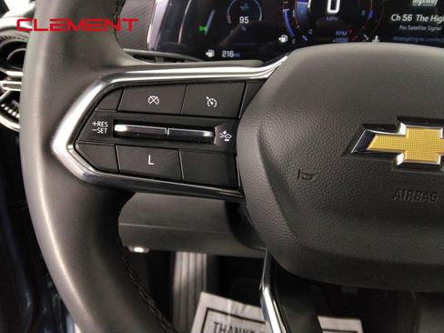 Used 2025 Chevrolet Equinox LT FWD image 12