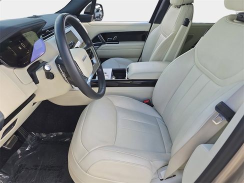 Certified 2024 Land Rover Range Rover Long Wheelbase SE image 17