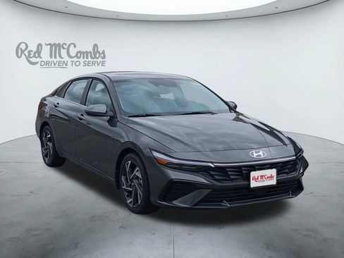 New 2026 Hyundai Elantra Limited FWD image 7