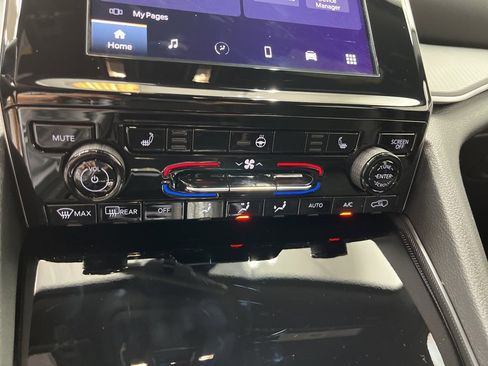 New 2025 Jeep Grand Cherokee Altitude image 16