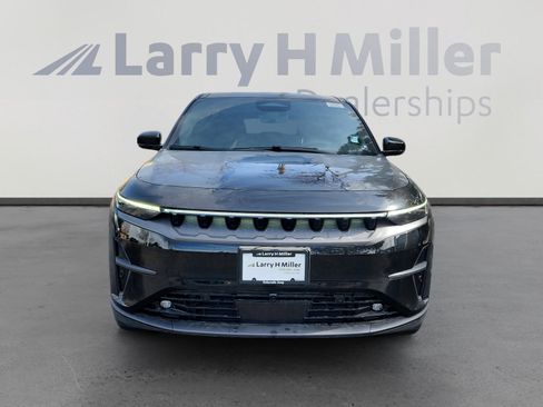 New 2025 Jeep Wagoneer S Launch Edition image 8