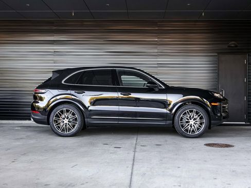 Used 2026 Porsche Cayenne image 8