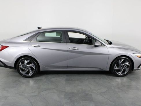 Certified 2025 Hyundai Elantra SEL image 14