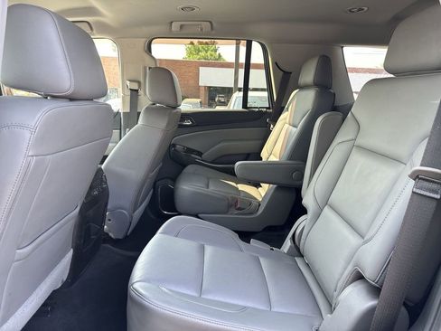Used 2020 Chevrolet Tahoe LT w/ Luxury Package RWD image 21