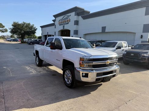 Used 2015 Chevrolet Silverado 2500 LT w/ LT Convenience Package AWD/4WD image 2