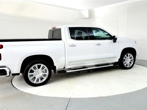 Used 2024 Chevrolet Silverado 1500 High Country w/ High Country Premium Package image 6