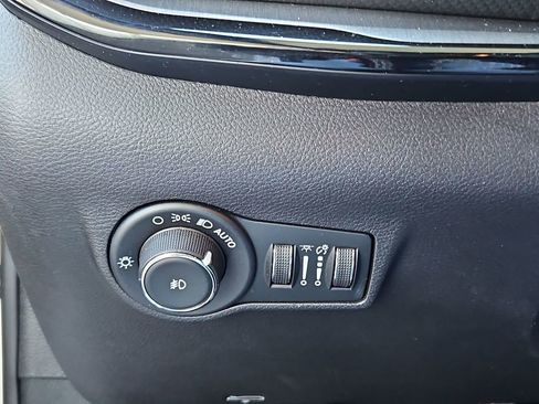 Used 2023 Jeep Compass Trailhawk image 15