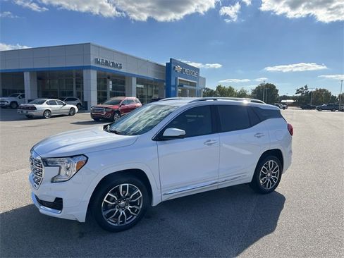 Used 2022 GMC Terrain Denali image 4