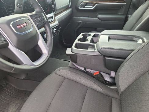 Used 2025 GMC Sierra 1500 SLE w/ X31 Off-Road Package AWD/4WD image 11